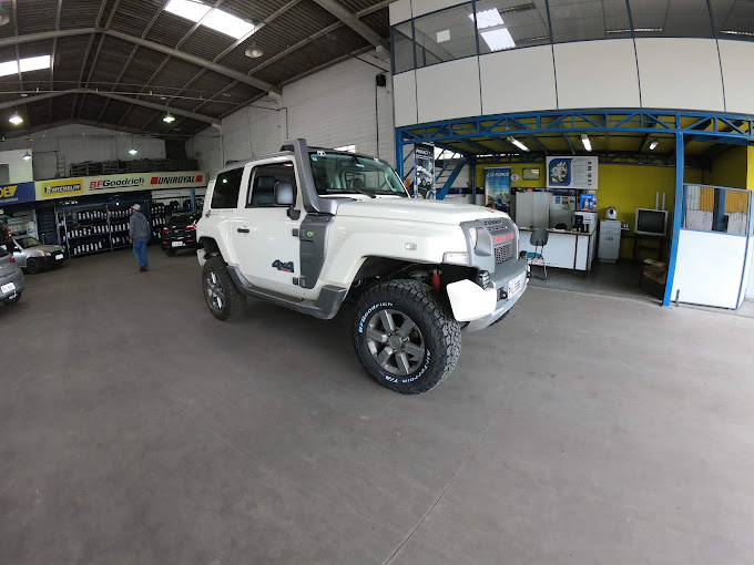 Troller e parede de pneus Michelin